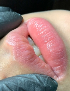 Phun Môi Tự Nhiên 