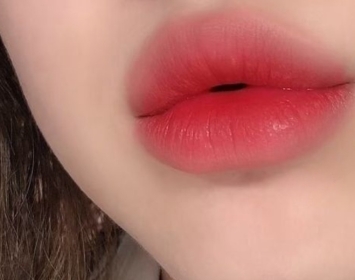 Bí quyết sở hữu đôi môi hồng hào tự nhiên với dịch vụ khử thâm môi tại Lady Beauty Academy