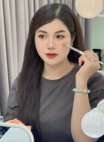 Chị Tú Anh